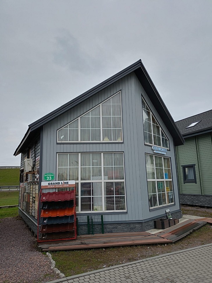 Санкт-Петербург, Кудрово, Мурманское шоссе, 12-й километр, дом 23. Выставка "Эксподом" на парковке Мега Дыбенко