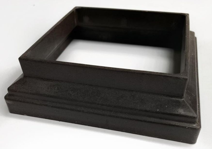 Декоративная рамка для столба из дерева и пластика купить в Омске