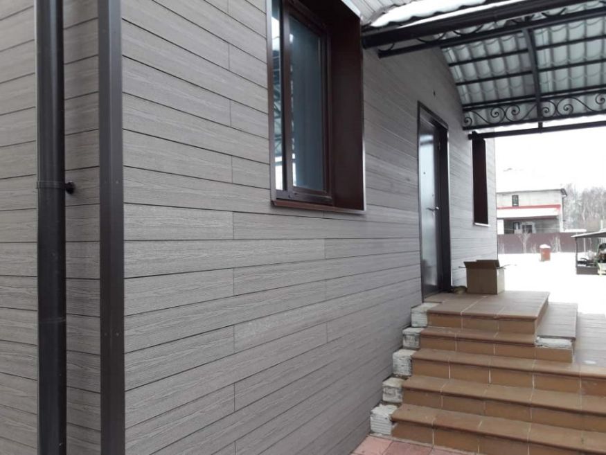 Сайдинг из ДПК NanoWood с тиснением и шлифовкой одной стороны в цвете Венге. купить в Омске