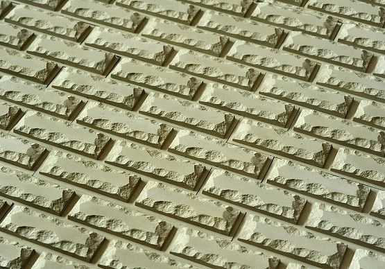 Фасадная плитка Кирисс Фасад Колотая фаска купить в Омске