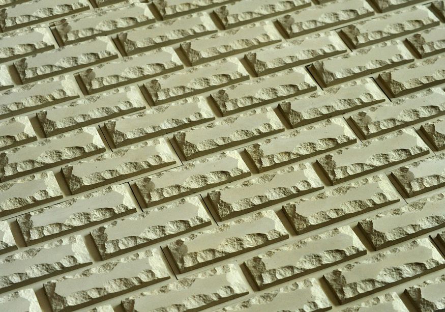 Фасадная плитка Кирисс Фасад с колотой фаской купить в Омске